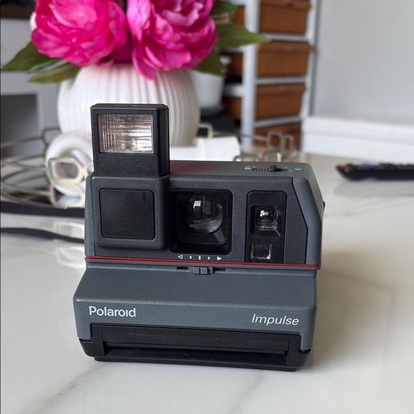 Polaroid Impulse Instant Camera - Black - Picture 1 of 5
